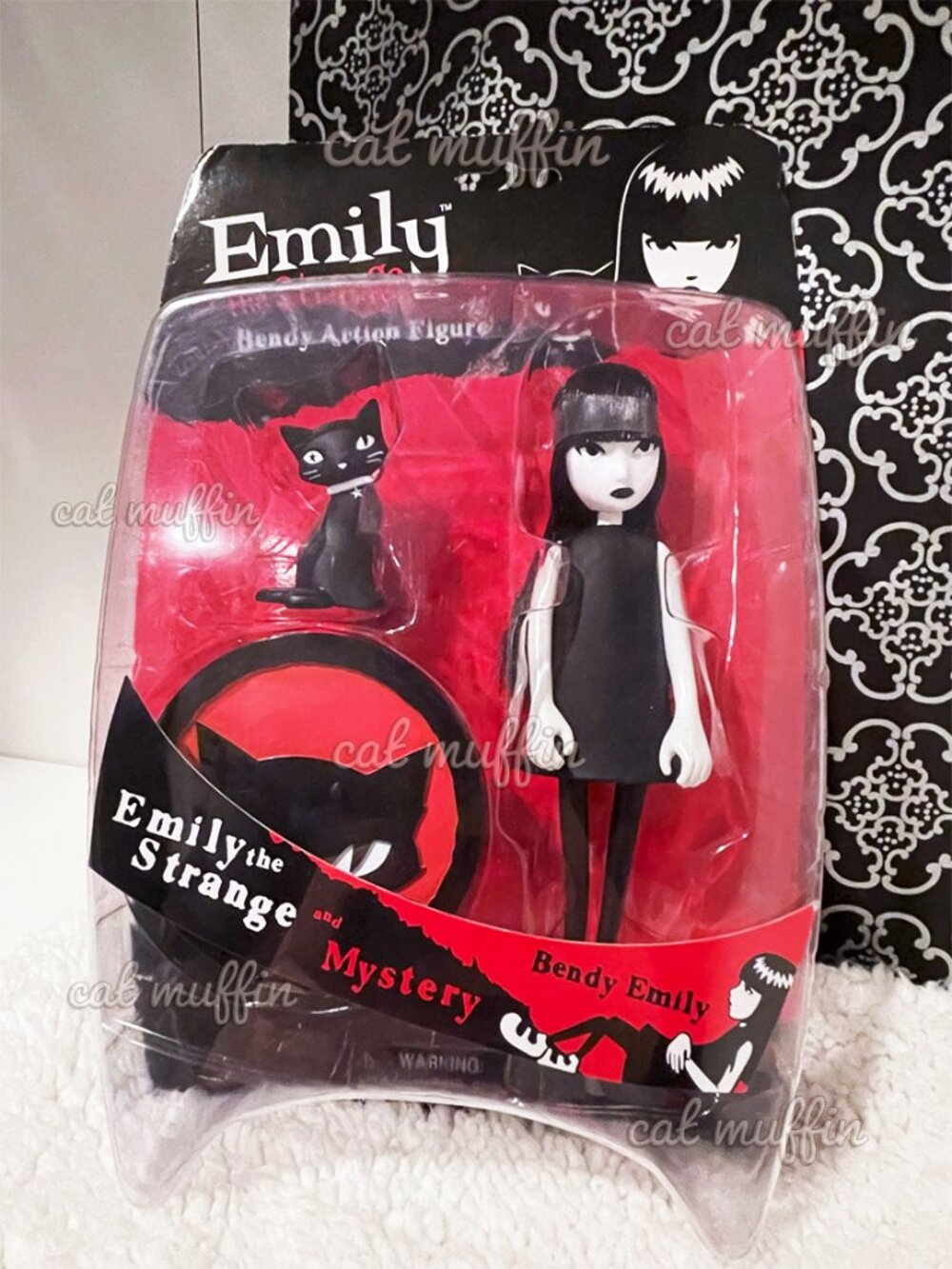 EMILY THE STRANGE DOLL AND MYSTERY - BENDY EMILY - FIGURE *SEALED**VERY RARE*